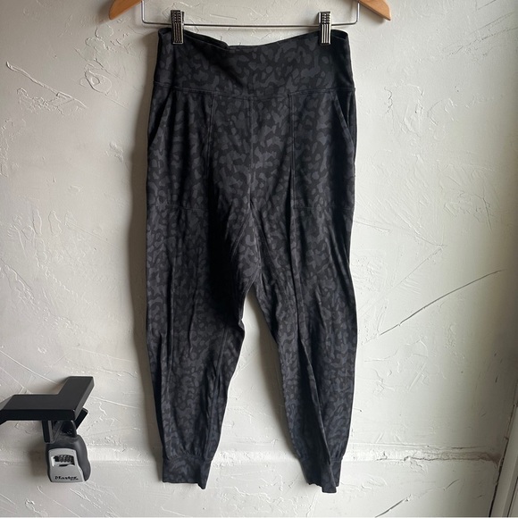 Lululemon Align Jogger 28" in Formation Camo Deep Coal Multi Size 6 - Picture 5 of 14